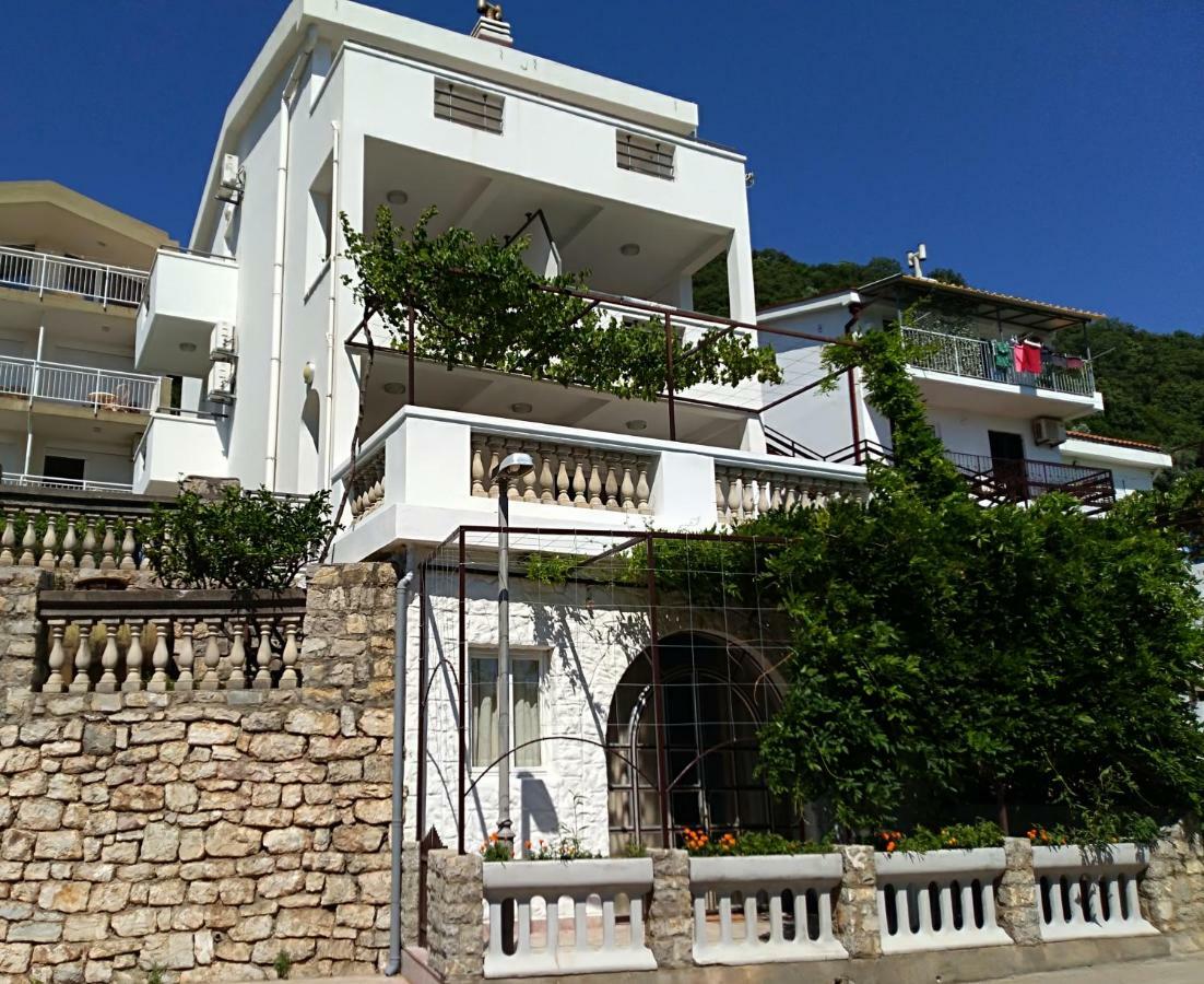 Apartmani Jovanovic Petrovac Exterior photo