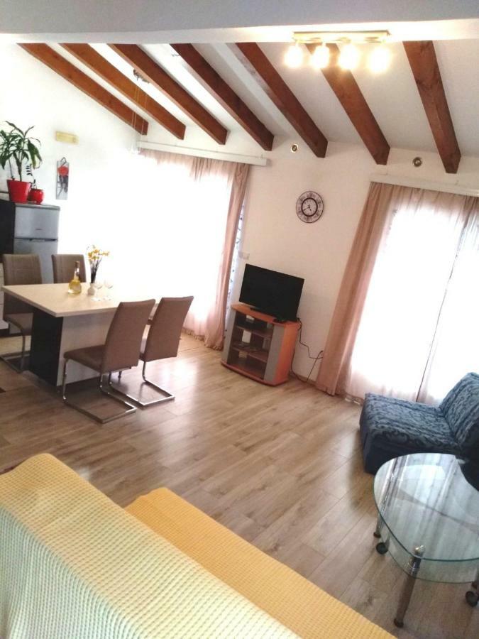 Apartmani Jovanovic Petrovac Exterior photo